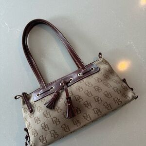 Vintage Dooney & Bourke shoulder bag